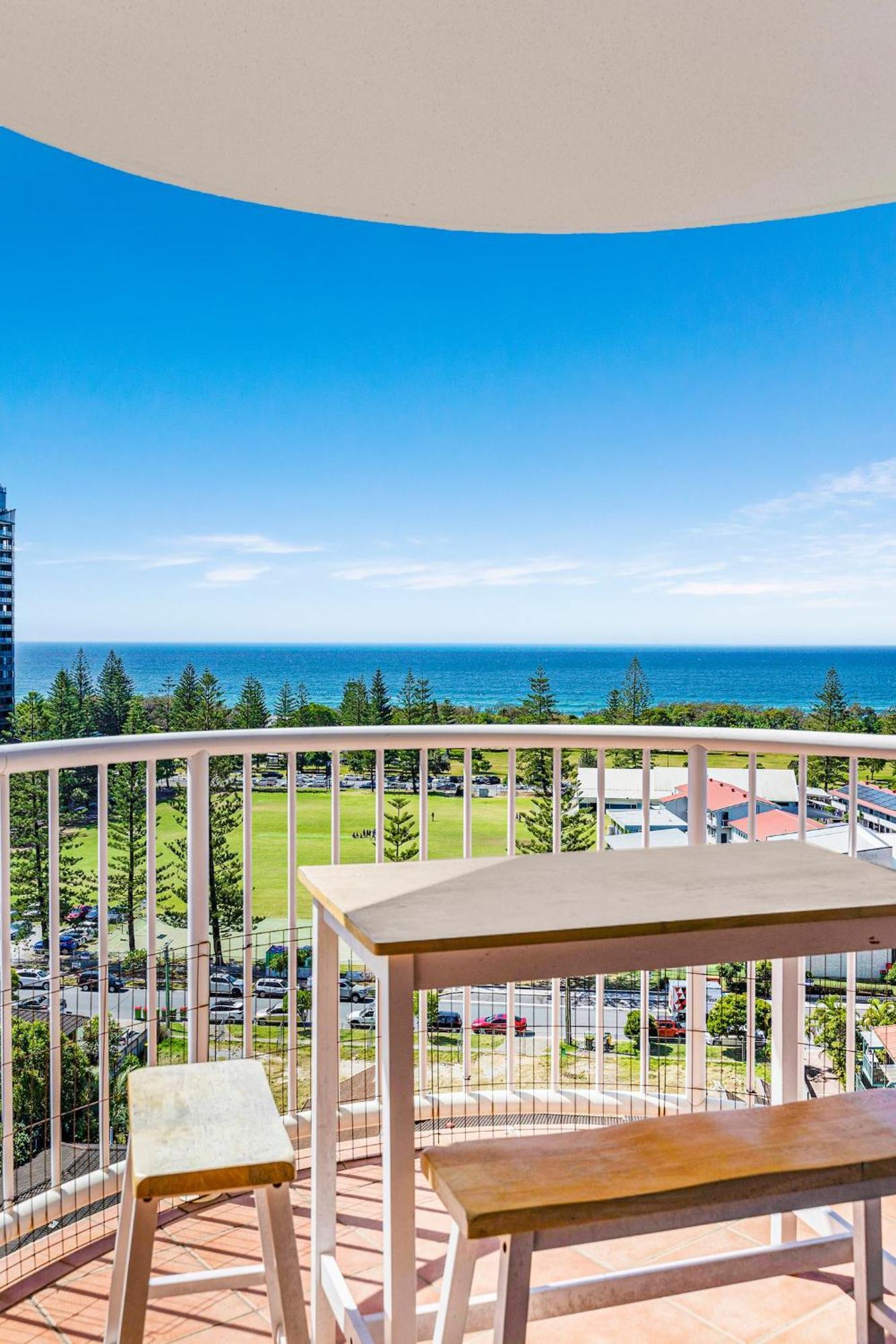 One-bedroom Escape With Ocean Views Apartment Gold Coast